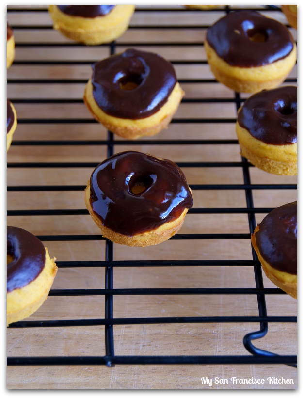 pumpkin-donuts-3