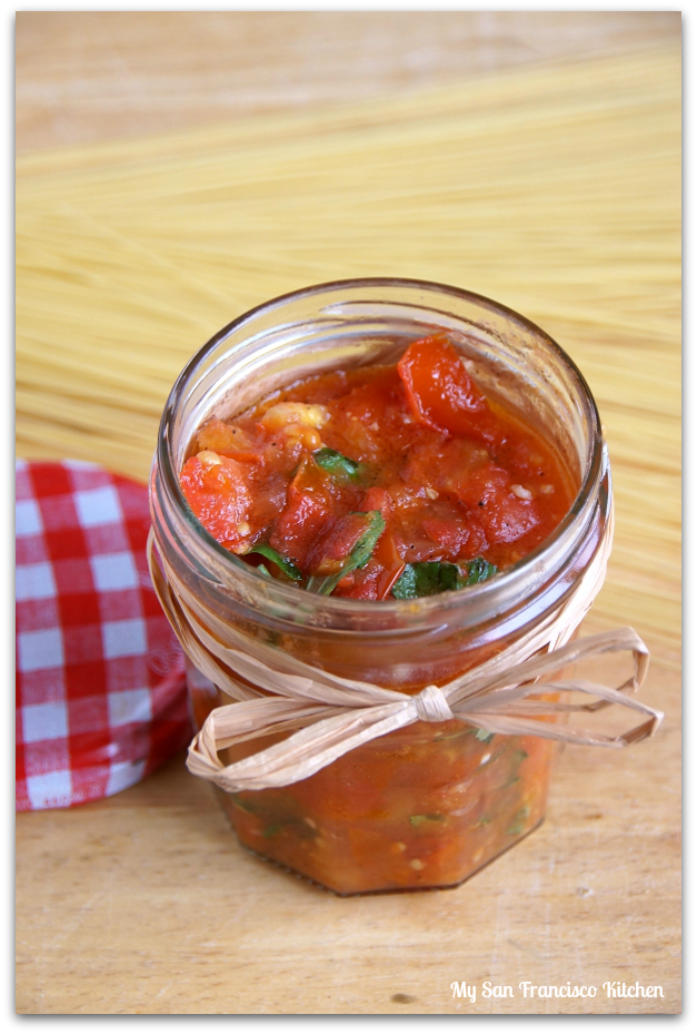 homemade tomato basil pasta sauce