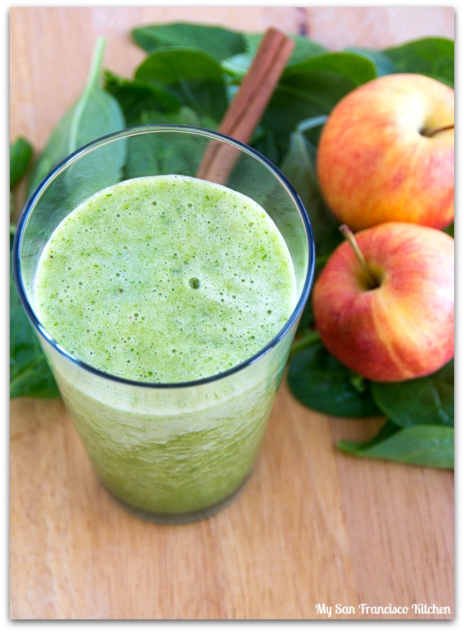 spiced apple green smoothie