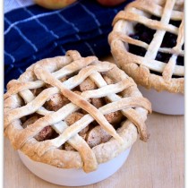 mini fruit pies