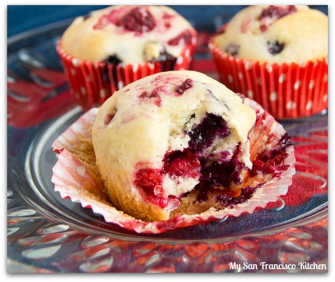 rasp-blue-muffins-bite