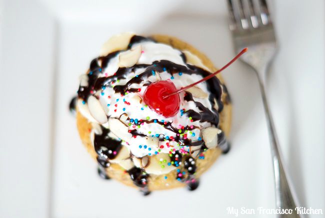 banana split cake