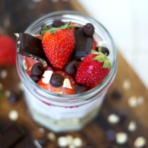 chocolate strawberry overnight oats