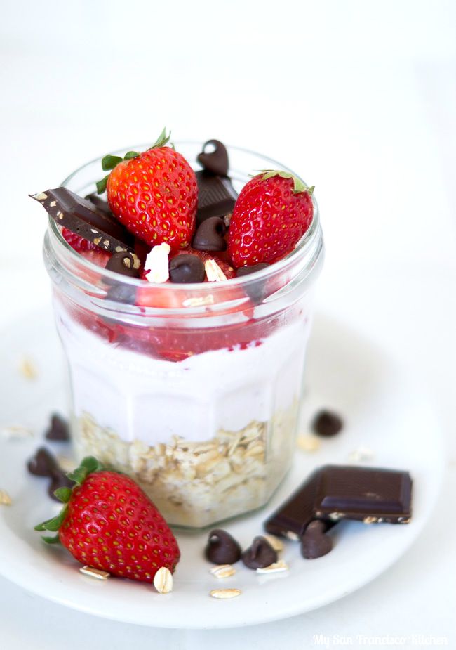 strawberry and chocolate overnight oats