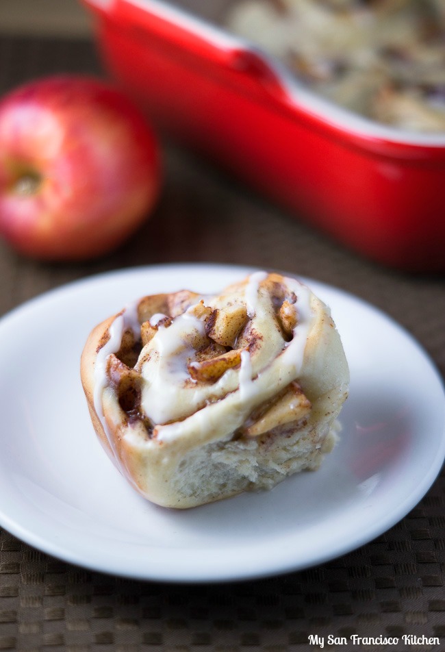 apple cinnamon rolls