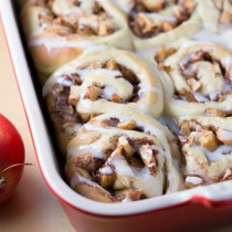 apple cinnamon rolls