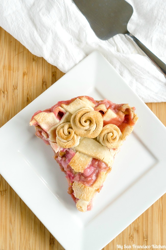 Rhubarb pie slice